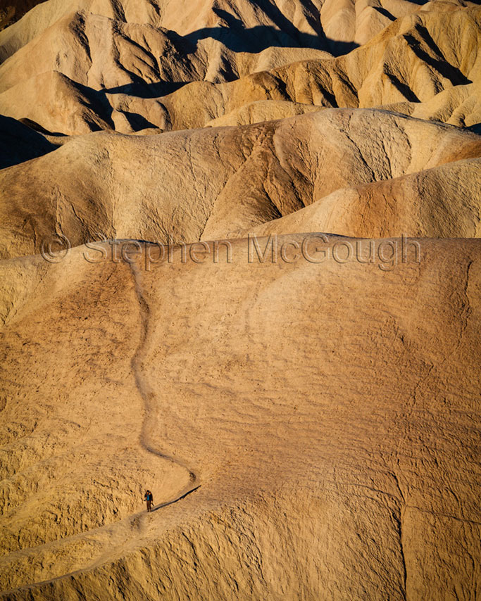 image-photographer-zabriskie-badlands-death-valley-national-park-california_c-18_stephen-mcgough