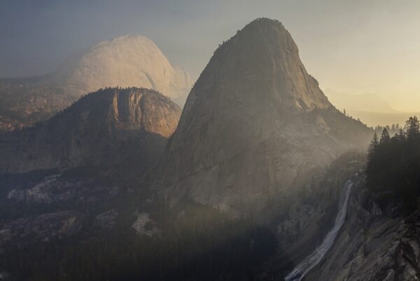 Stephen Fischer , Albert Bierstadt Yosemite