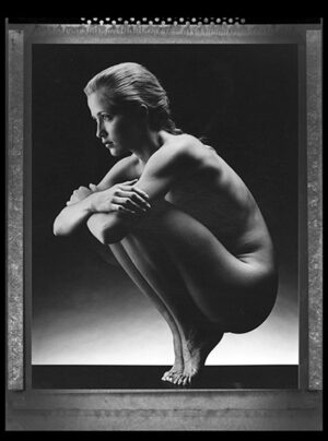 Balancing Nude