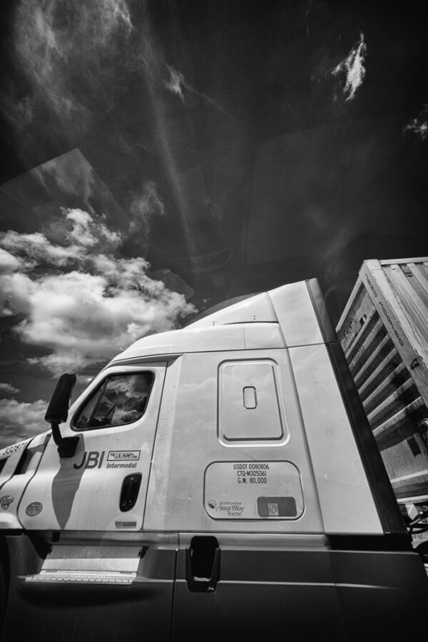 Roll On 18 Wheeler,  Dave Loggins (Alabama)